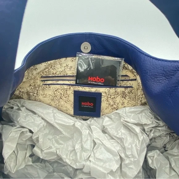 NWOT Hobo International Royal Blue Slouch Pebbled Leather Bag. Large size - Picture 5 of 11